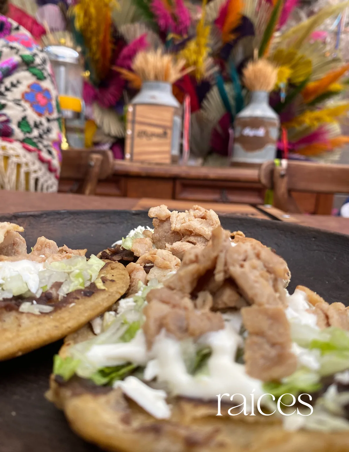 Sope con carne y salsa al estilo de La Querendona