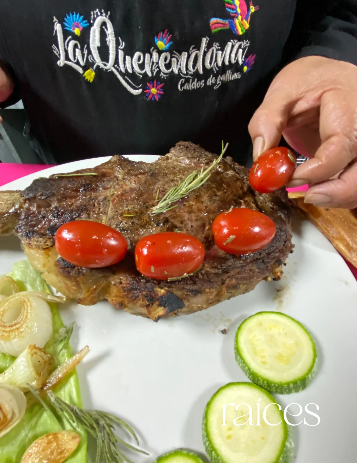 Carne asada con nopales y jitomates
